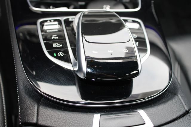 Used 2017 Mercedes-Benz E 400 4MATIC Wagon image 18