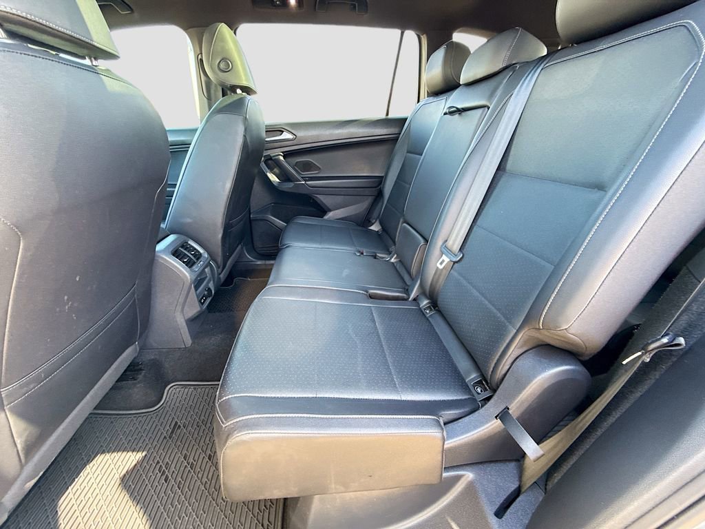 Used 2020 Volkswagen Tiguan SE R-Line image 20
