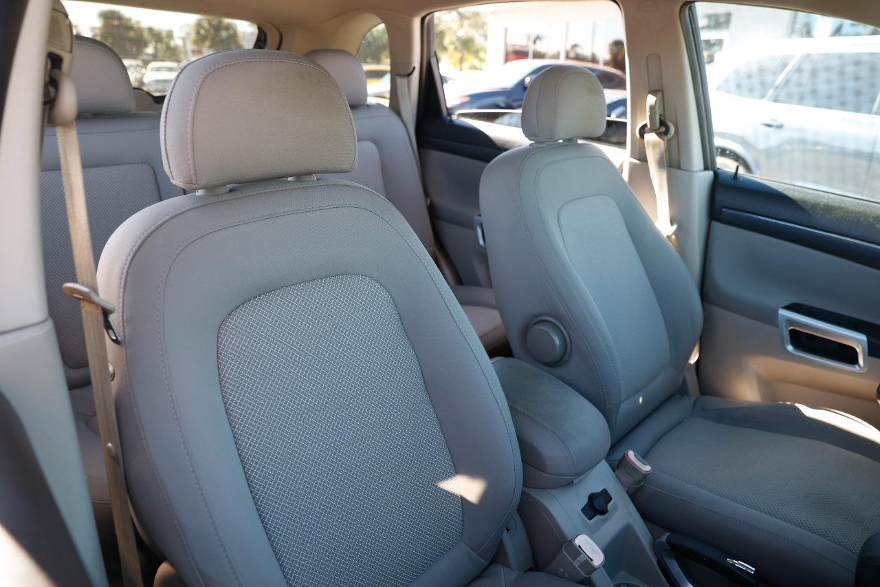 Used 2009 Saturn Vue XR image 16