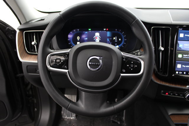 Used 2023 Volvo XC60 B5 Plus w/ Protection Package Premier AWD/4WD image 21