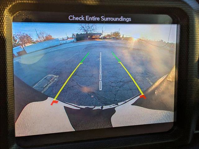 Used 2018 Jeep Wrangler Unlimited Sahara w/ Uconnect 4C Nav & Sound Group image 15