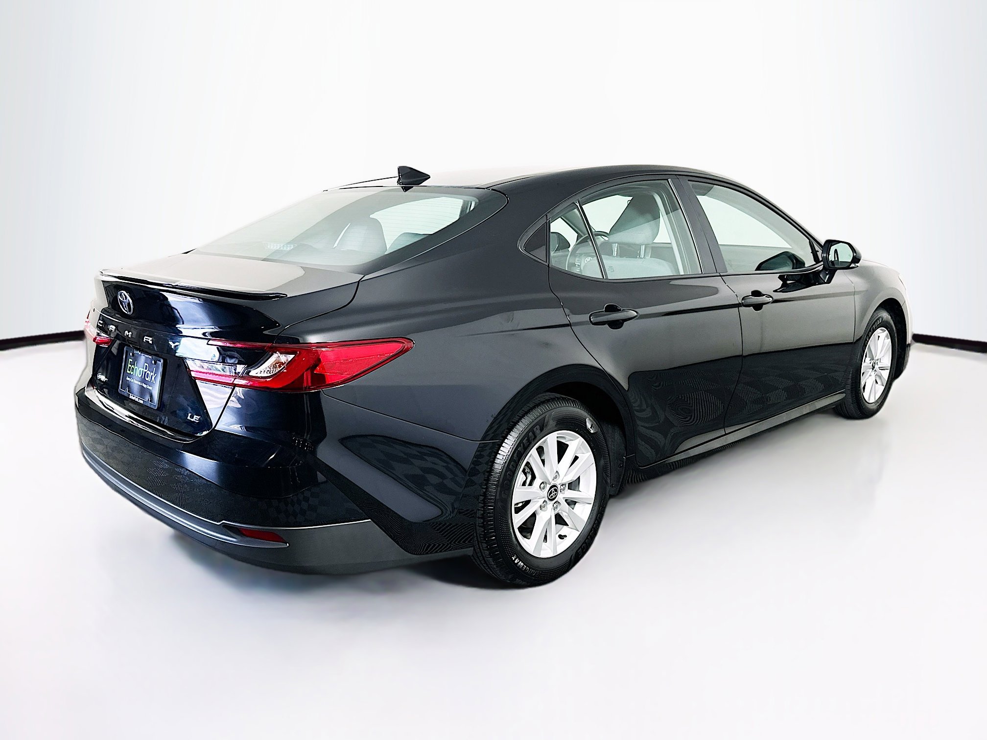 Used 2025 Toyota Camry LE image 9