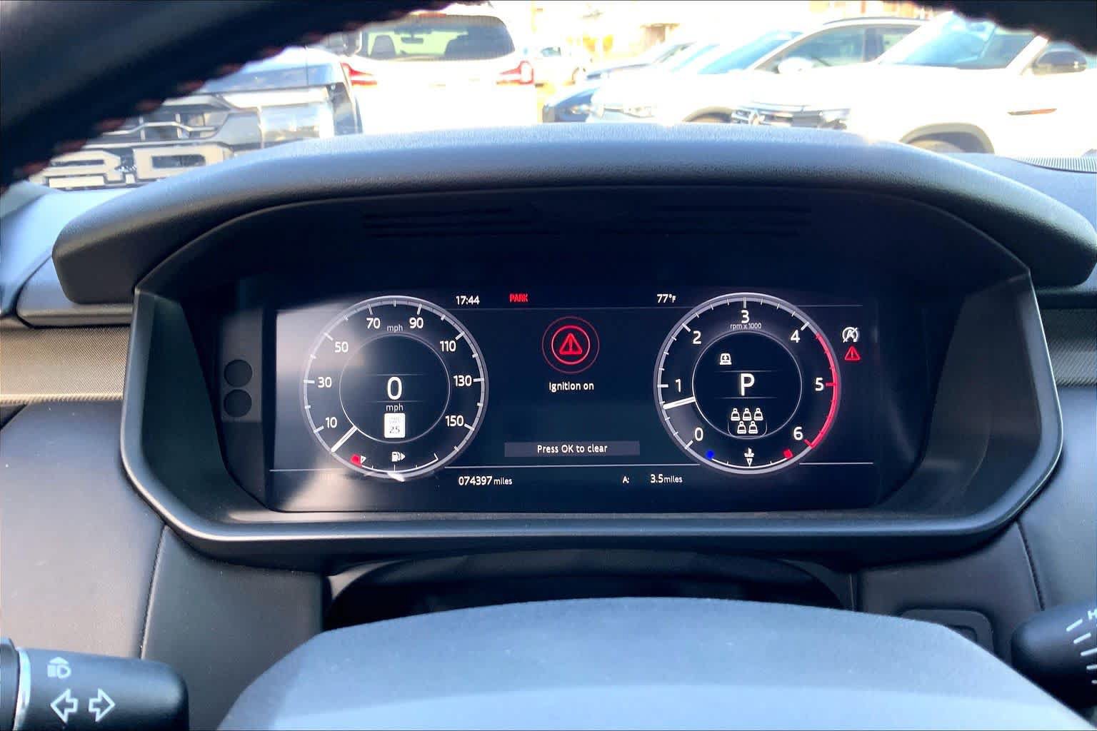 Used 2020 Land Rover Discovery HSE AWD/4WD image 17