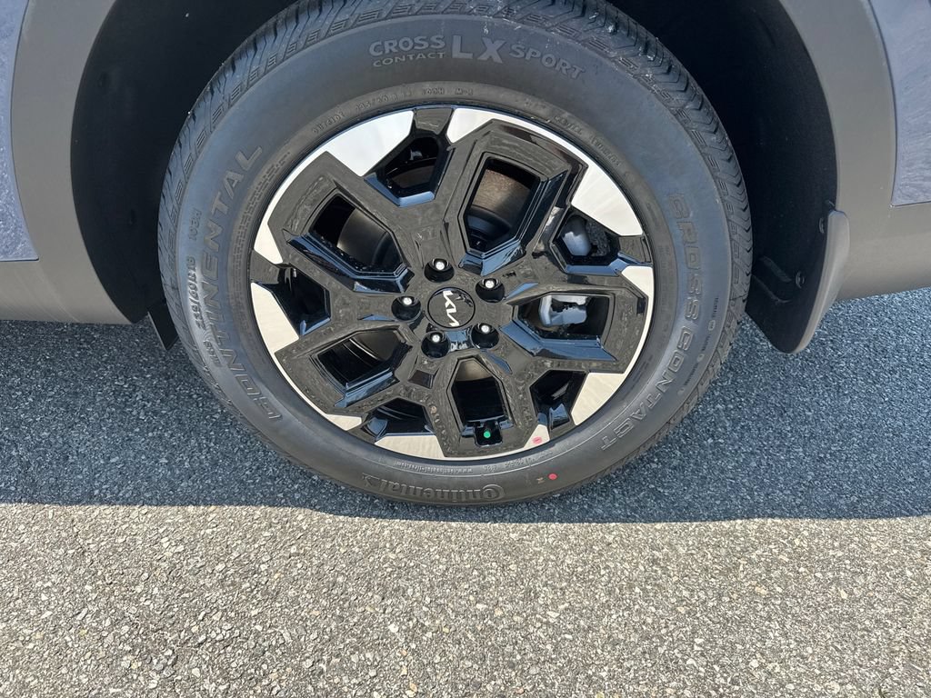 Certified 2025 Kia Sorento S w/ Panoramic Sunroof Package FWD image 19
