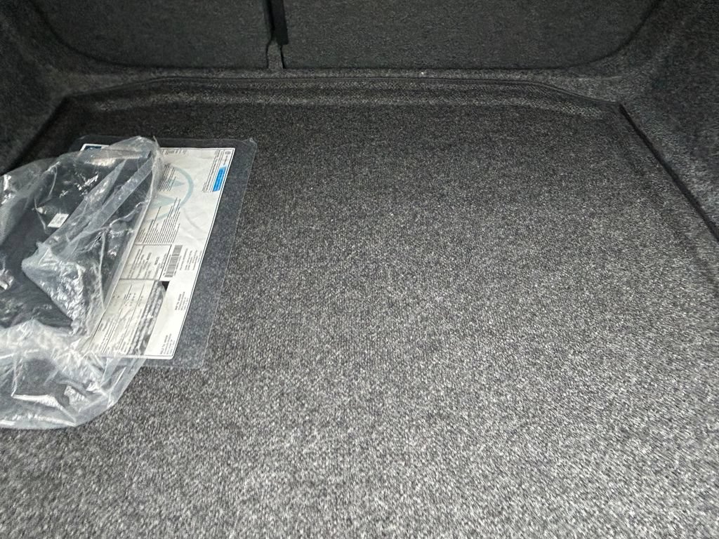 Certified 2025 Volkswagen Jetta SE FWD image 37