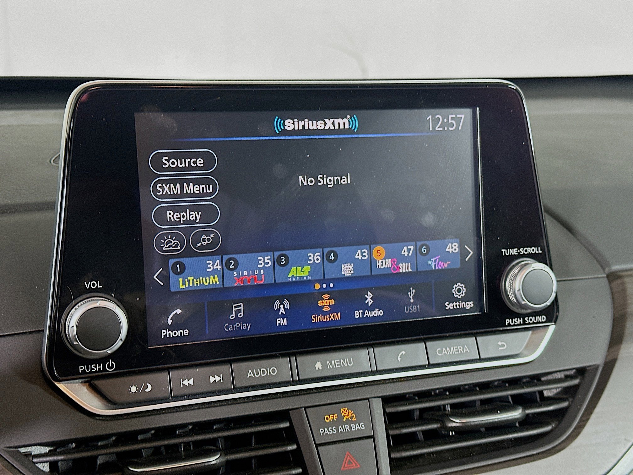 Used 2025 Nissan Altima 2.5 SV image 21