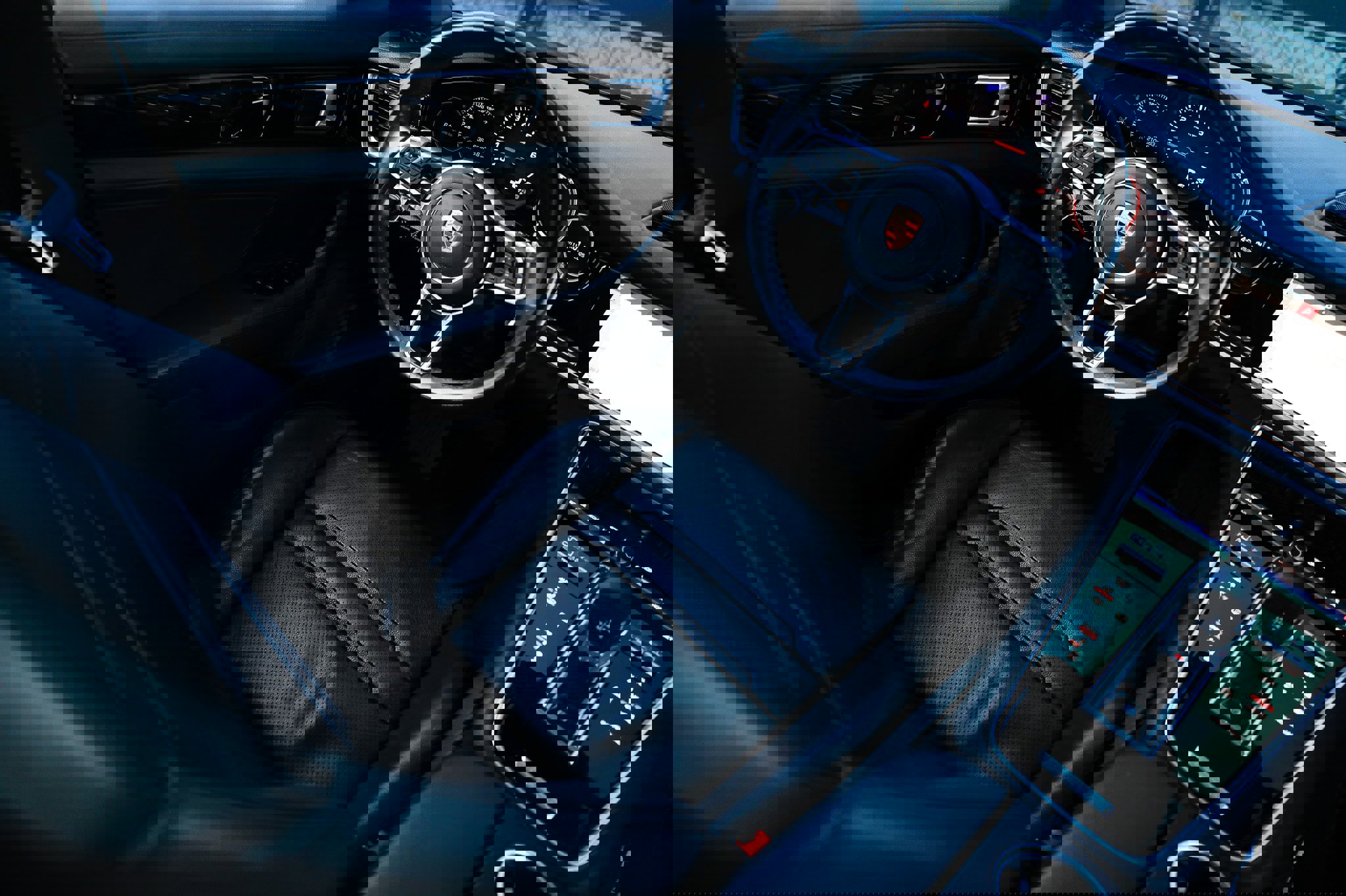 Used 2018 Porsche Panamera image 25