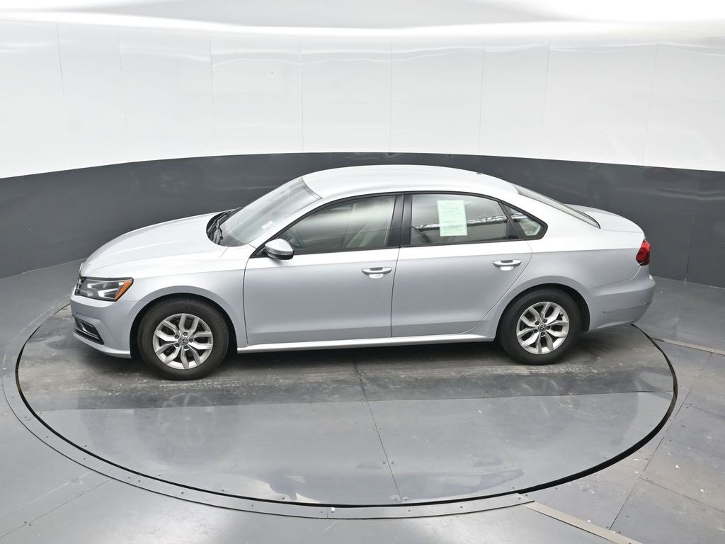 Used 2018 Volkswagen Passat 2.0T S image 18