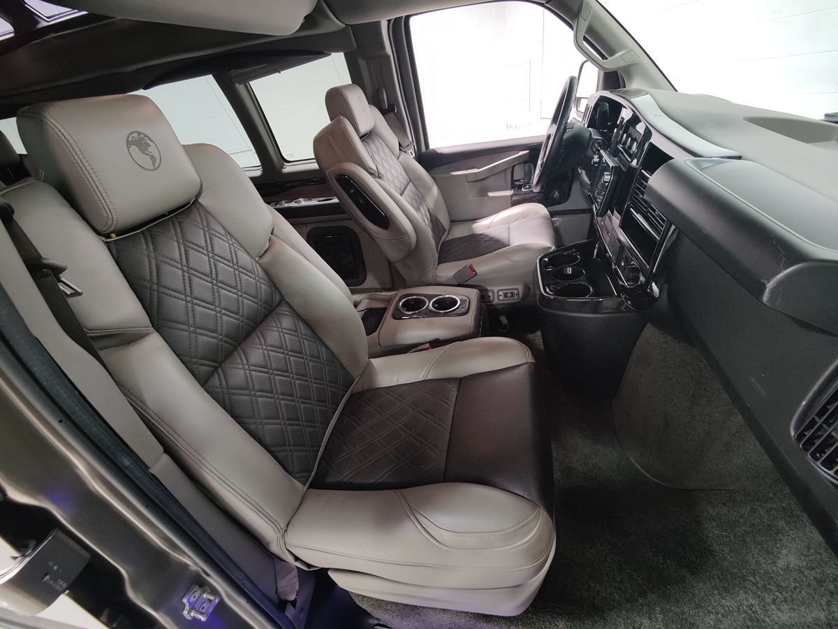 Used 2022 Chevrolet Express 2500 Extended w/ Enhanced Convenience Package RWD image 14