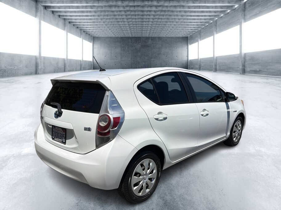 Used 2013 Toyota Prius C One FWD image 3
