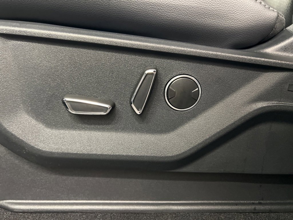 New 2025 Ford F150 Lariat w/ Equipment Group 502A High image 30