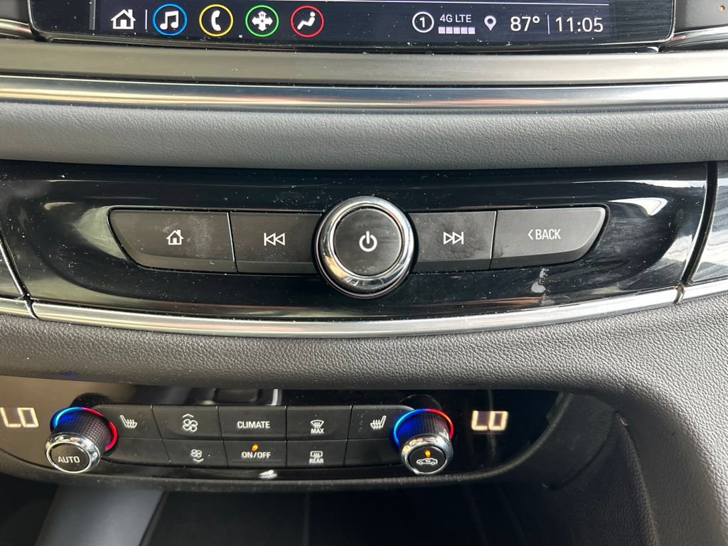 Used 2022 Buick Enclave Essence w/ Sport Touring Edition FWD image 17