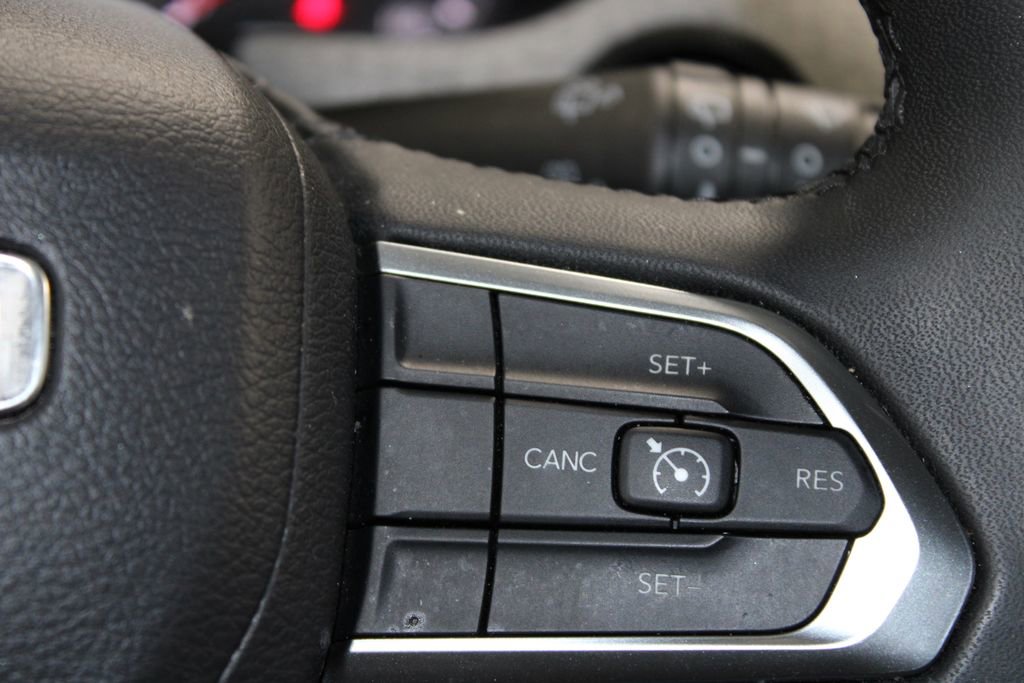 Used 2024 Jeep Compass Latitude image 19