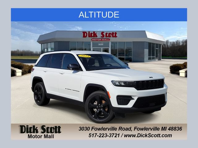 Used 2023 Jeep Grand Cherokee Altitude AWD/4WD image 1