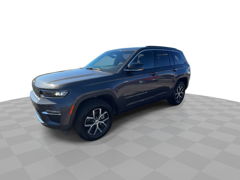 Used 2025 Jeep Grand Cherokee Limited image 4