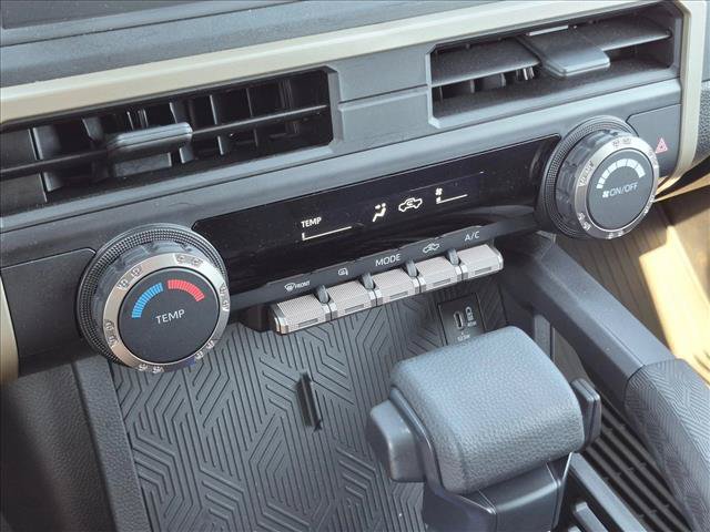 Used 2025 Toyota Tacoma SR AWD/4WD image 15