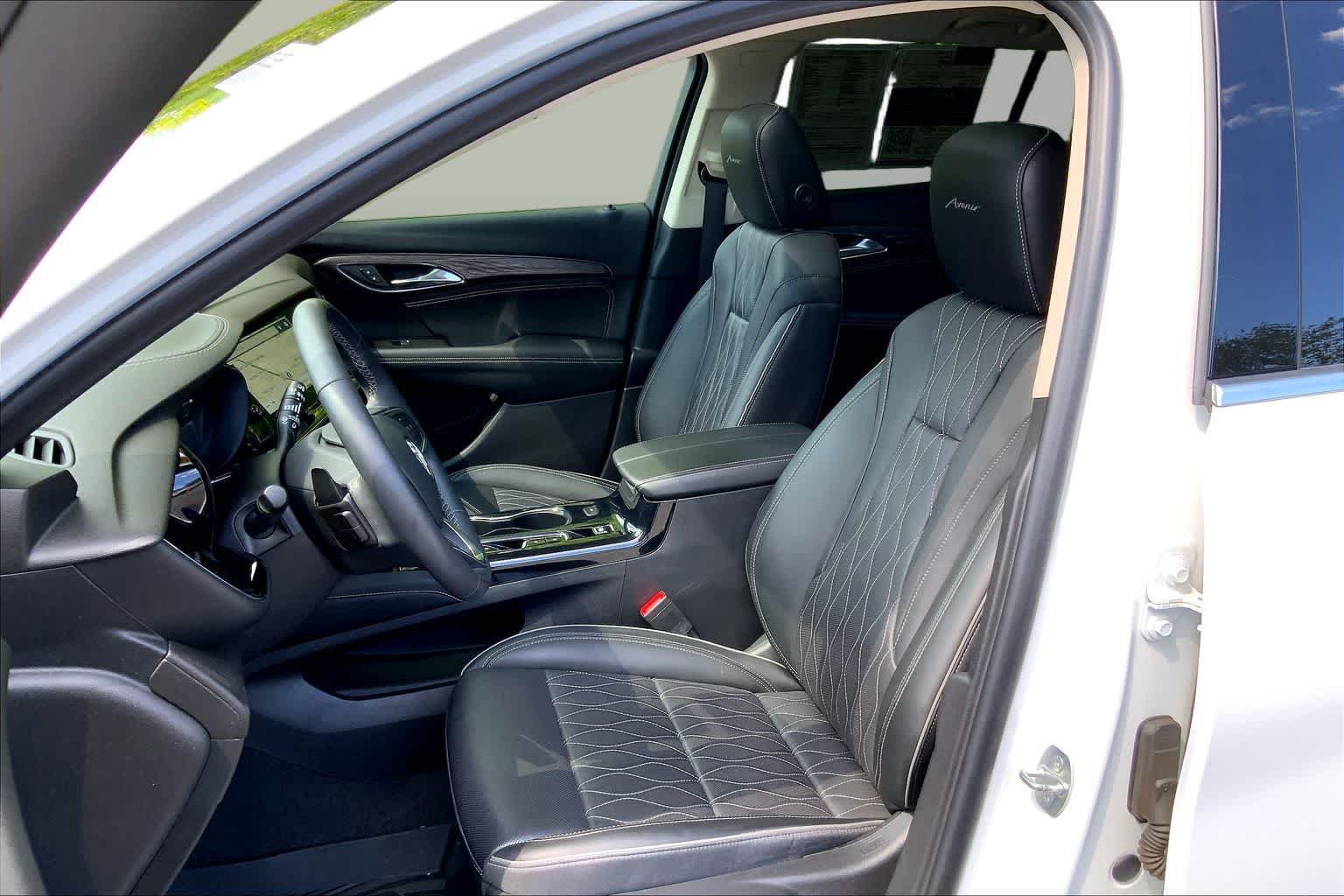 Used 2022 Buick Envision Avenir w/ Premium Seat Package AWD/4WD image 9