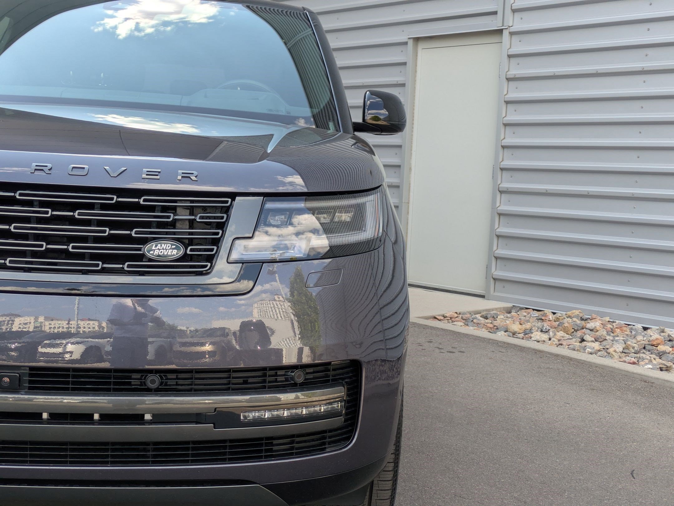 New 2025 Land Rover Range Rover Long Wheelbase Autobiography image 9