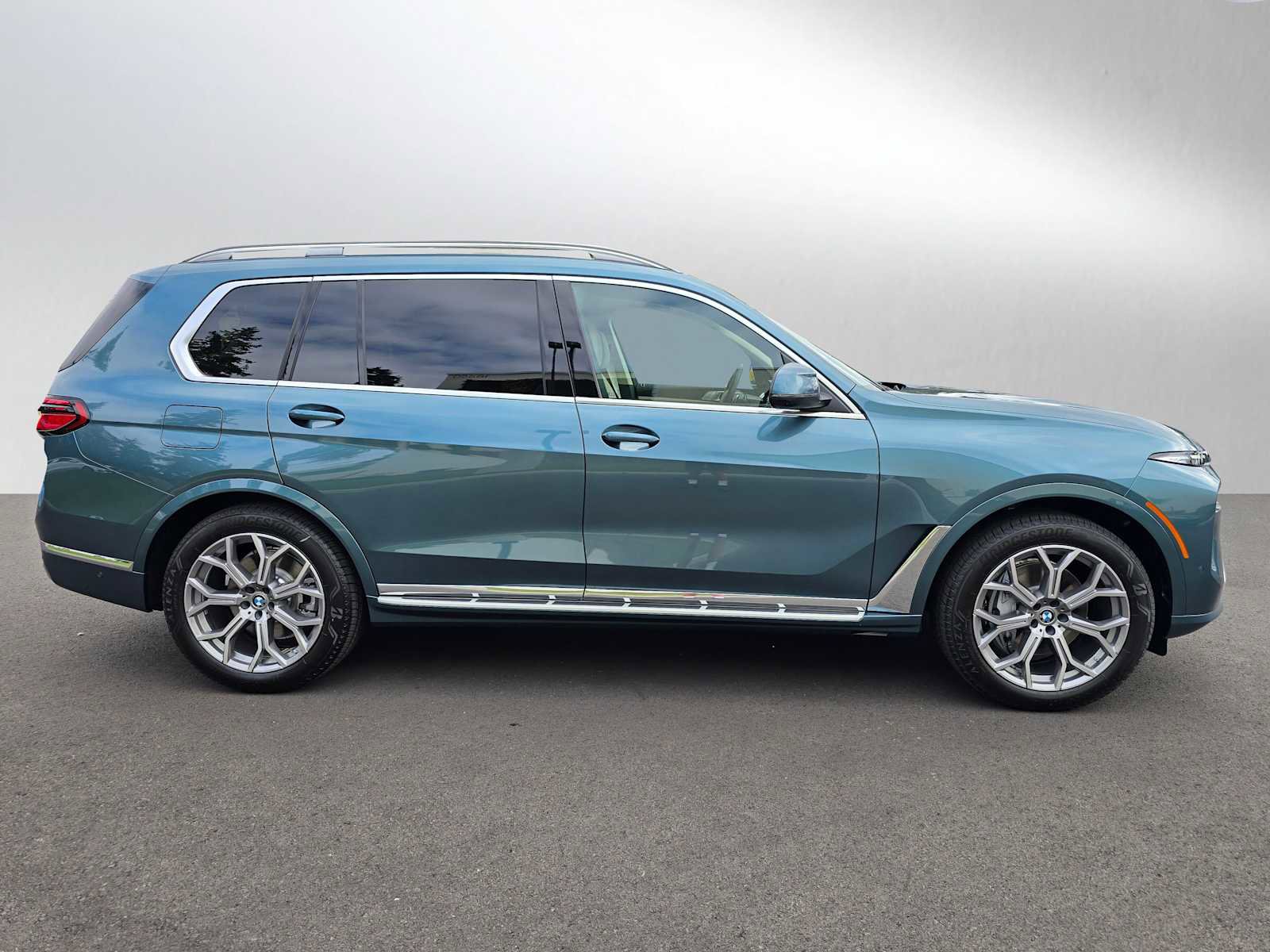 New 2026 BMW X7 xDrive40i w/ Executive Package image 2