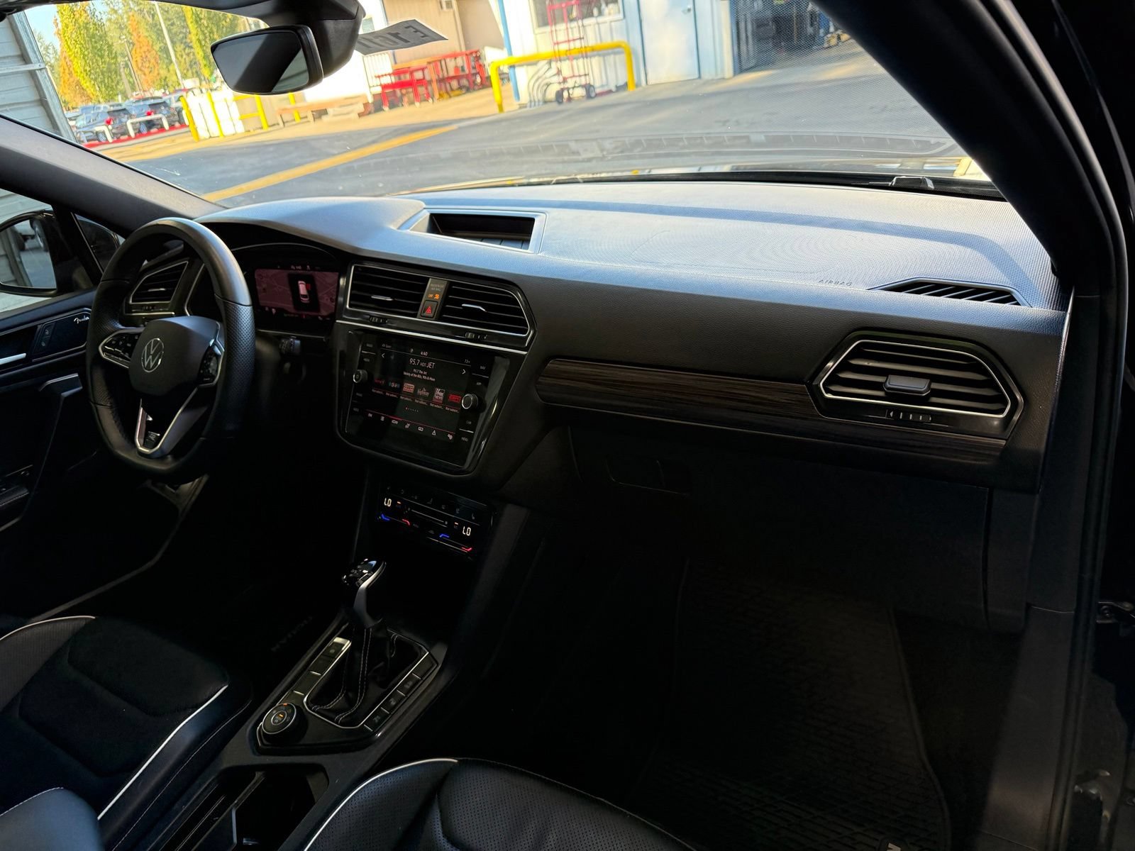 Used 2024 Volkswagen Tiguan SEL R-Line AWD/4WD image 11