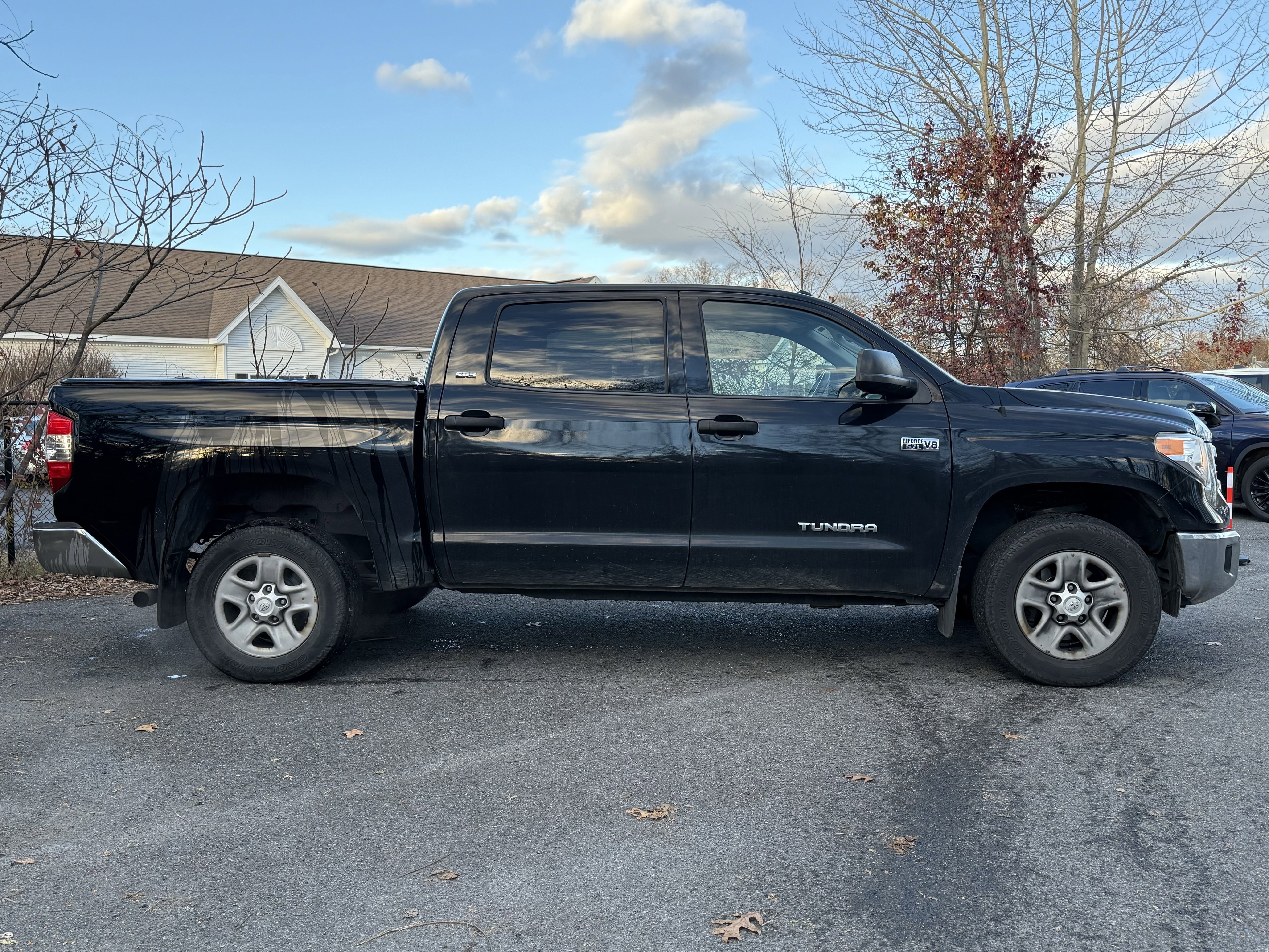 Used 2017 Toyota Tundra SR5 image 7