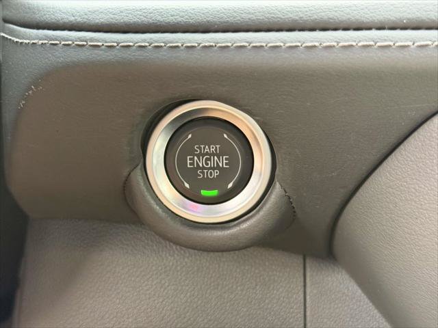 Used 2025 Chevrolet Suburban LT AWD/4WD image 33