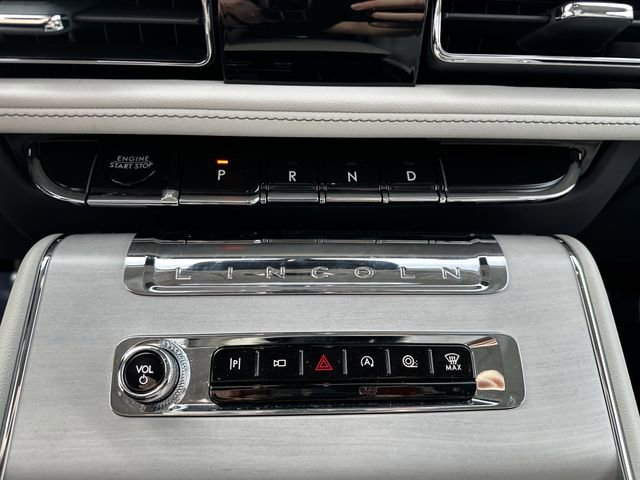 Certified 2025 Lincoln Aviator Reserve w/ Equipment Group 201A image 24