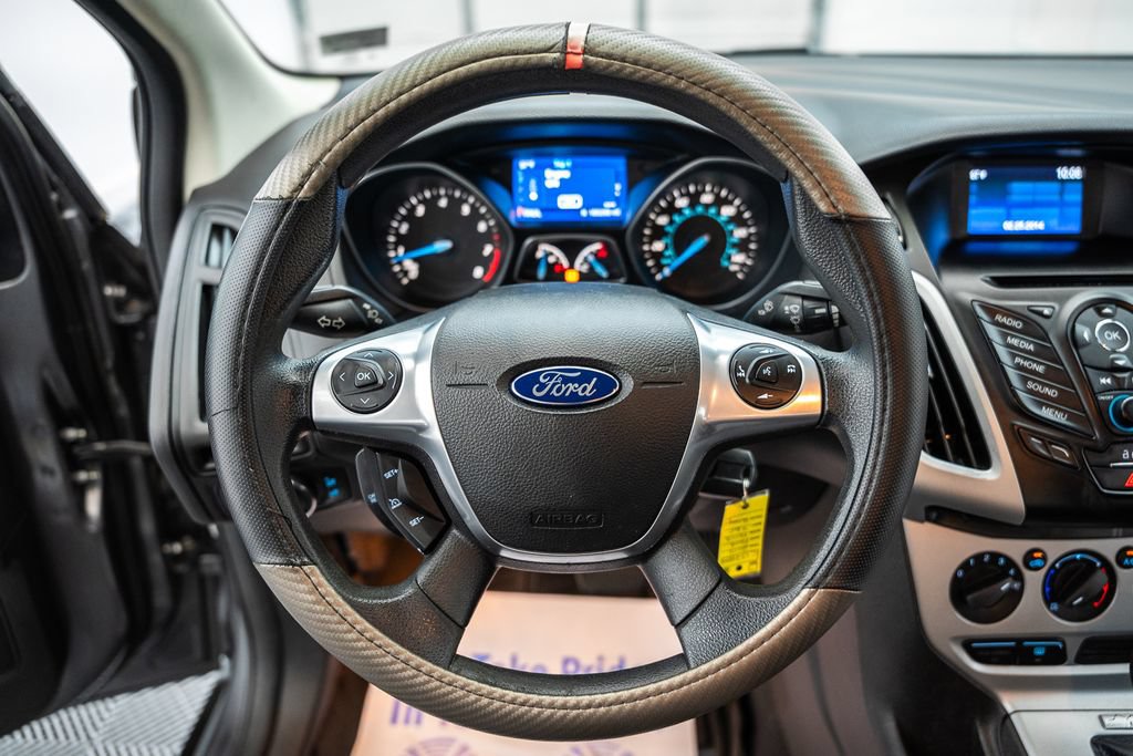 Used 2014 Ford Focus SE FWD image 28