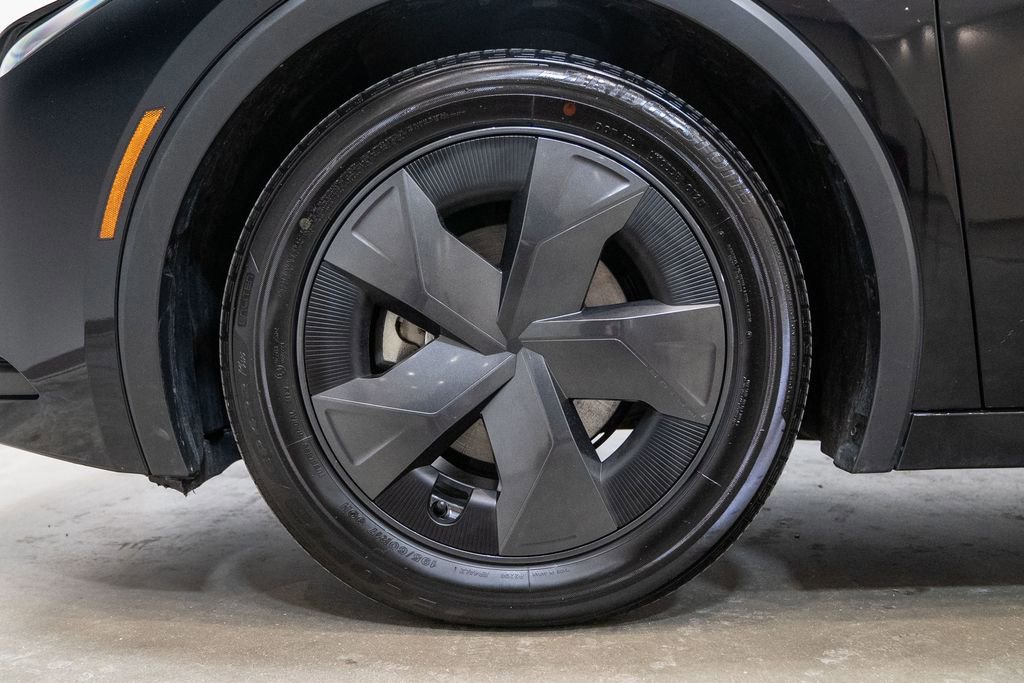 Used 2025 Toyota Prius LE image 11