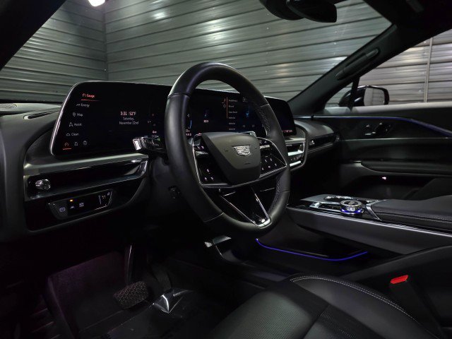 Used 2024 Cadillac Lyriq Sport image 10