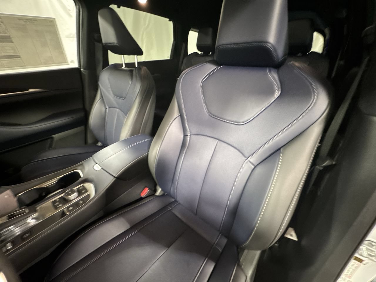 Certified 2026 INFINITI QX60 Sport w/ Dark Cargo Package AWD/4WD image 21