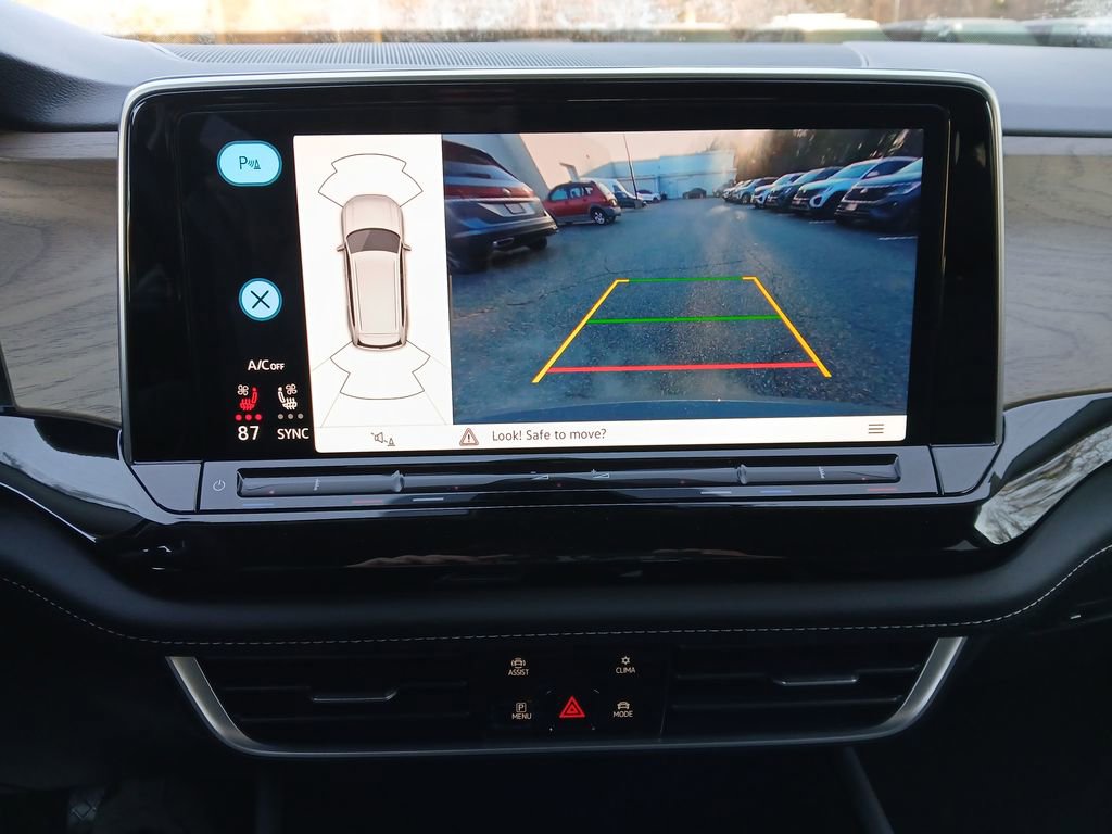 New 2025 Volkswagen Atlas SE image 19