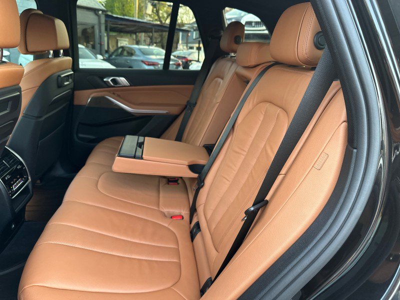 Used 2019 BMW X5 xDrive40i w/ M Sport Package image 35