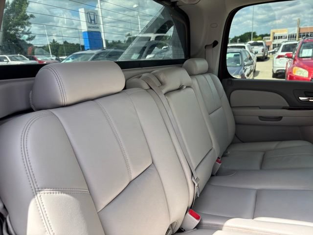Used 2010 Chevrolet Avalanche LT w/ Luxury Package AWD/4WD image 23