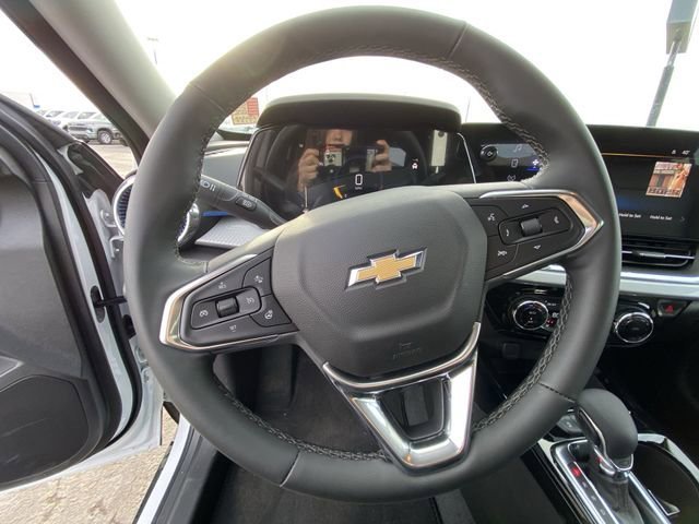 New 2026 Chevrolet Trax LT w/ LT Convenience Package FWD image 14