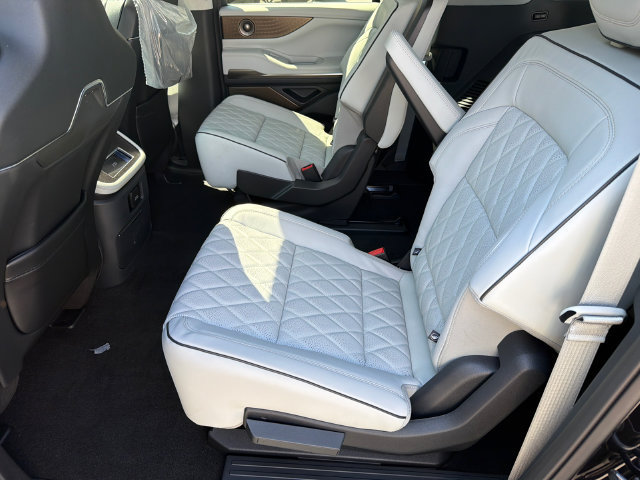 New 2027 Lincoln Navigator L Black Label AWD/4WD image 21