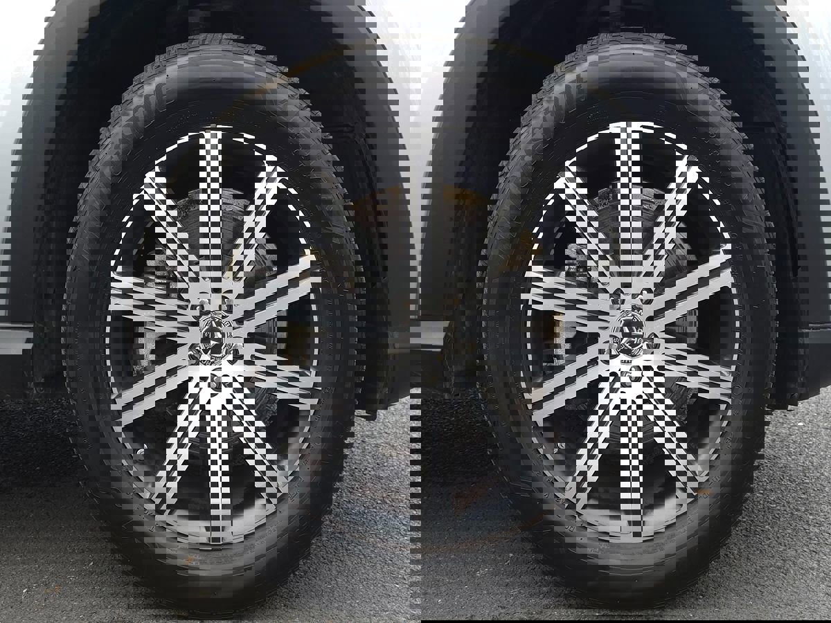 Used 2024 Mercedes-Benz GLE 350 4MATIC SUV image 70