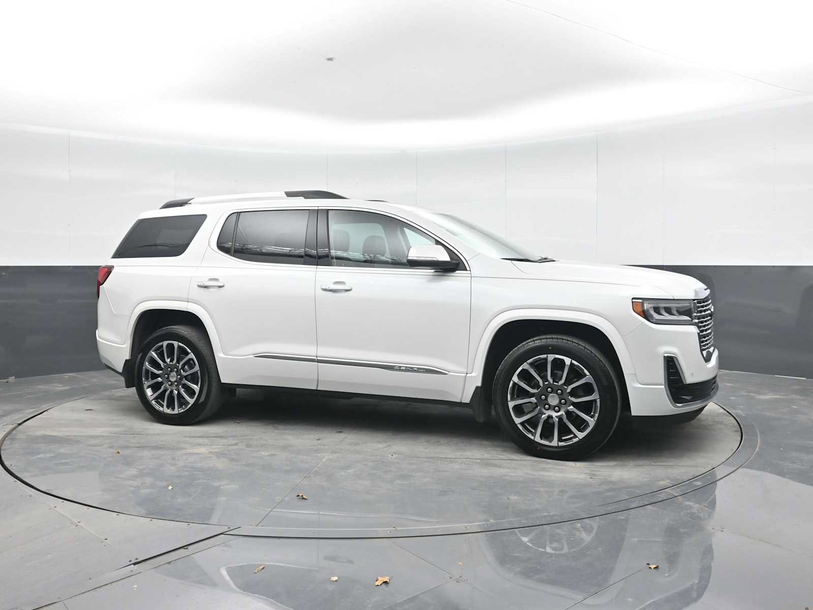 Used 2020 GMC Acadia Denali w/ LPO, Floor Liner Package AWD/4WD image 8