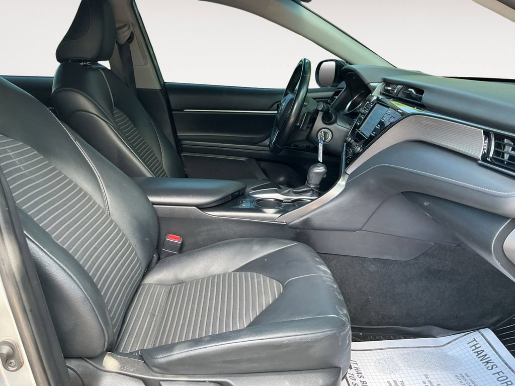 Used 2019 Toyota Camry SE FWD image 18