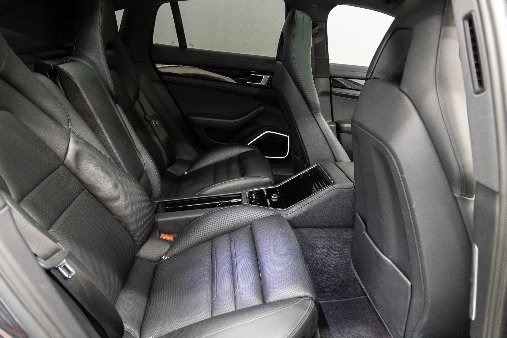 Used 2021 Porsche Panamera image 15