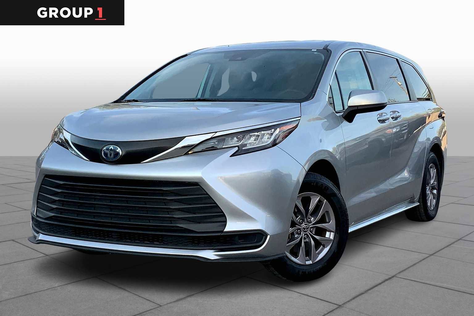 Used 2022 Toyota Sienna LE