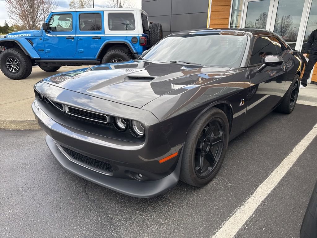 Used 2015 Dodge Challenger R/T Scat Pack w/ Leather Interior Group RWD image 1