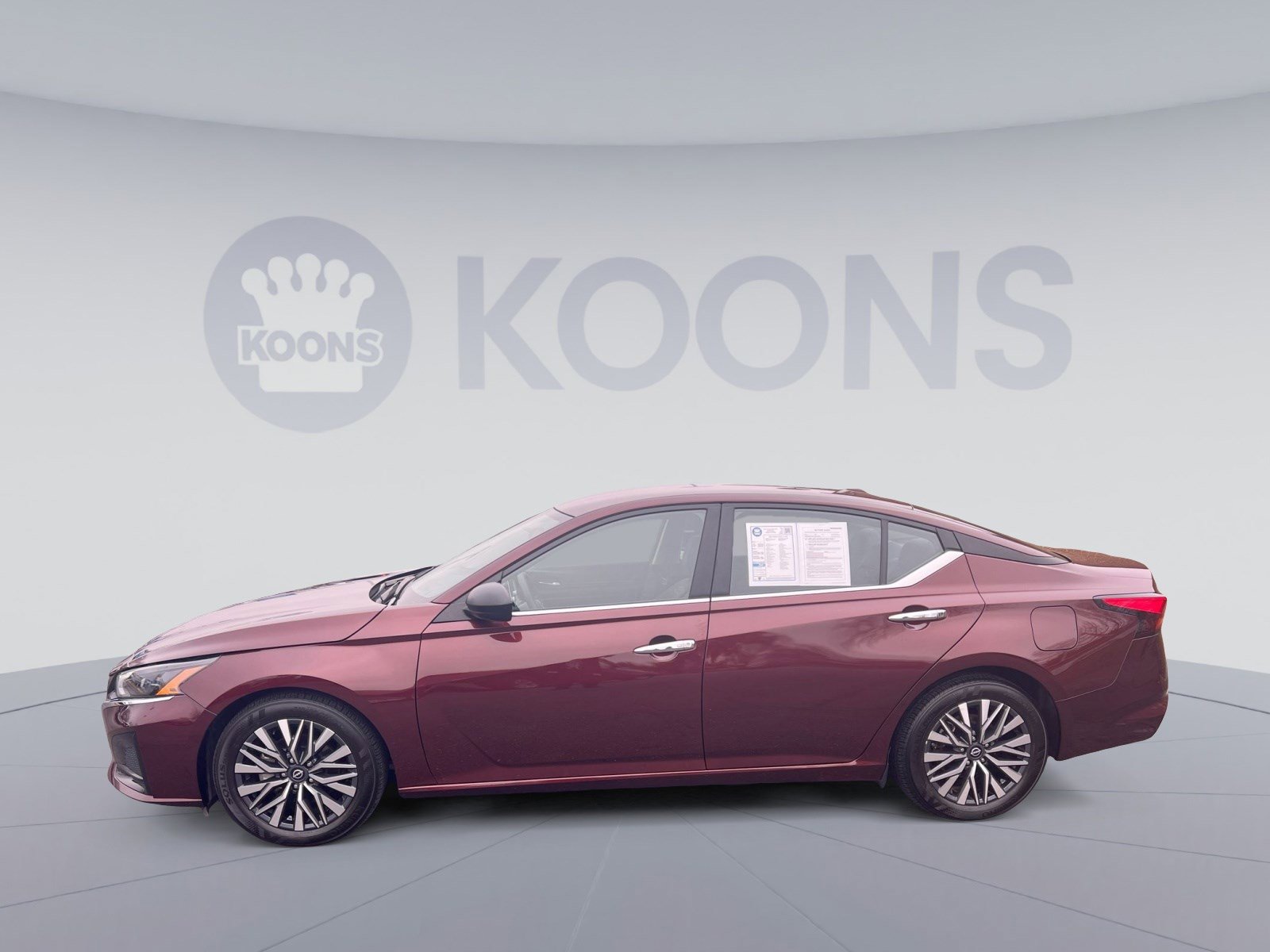 Used 2025 Nissan Altima 2.5 SV image 2