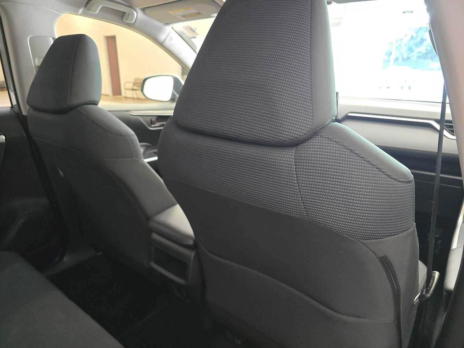Used 2019 Toyota RAV4 LE w/ All Weather Liner Package AWD/4WD image 24