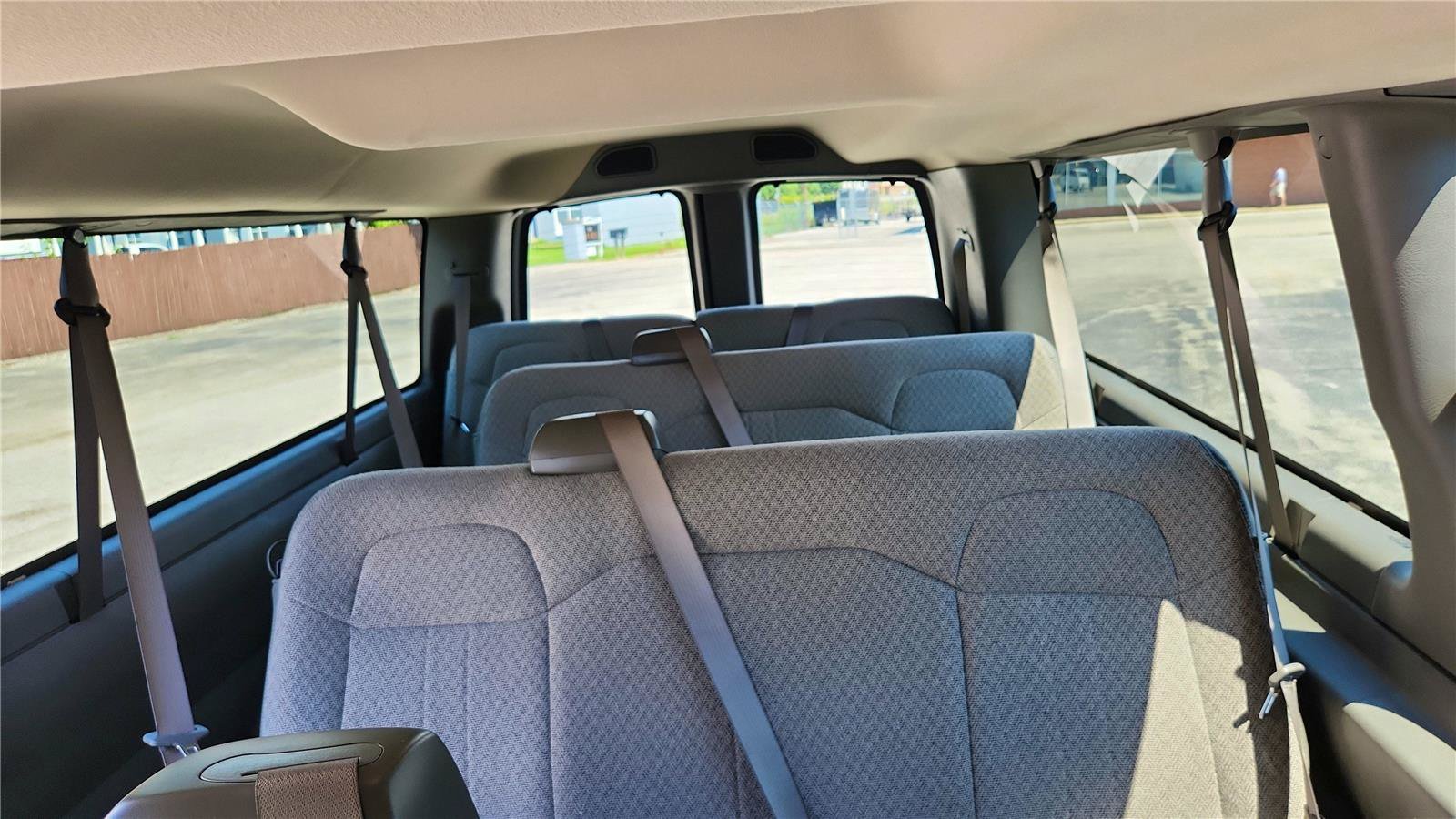 New 2026 Chevrolet Express 3500 LT w/ LT Preferred Equipment Group RWD image 21