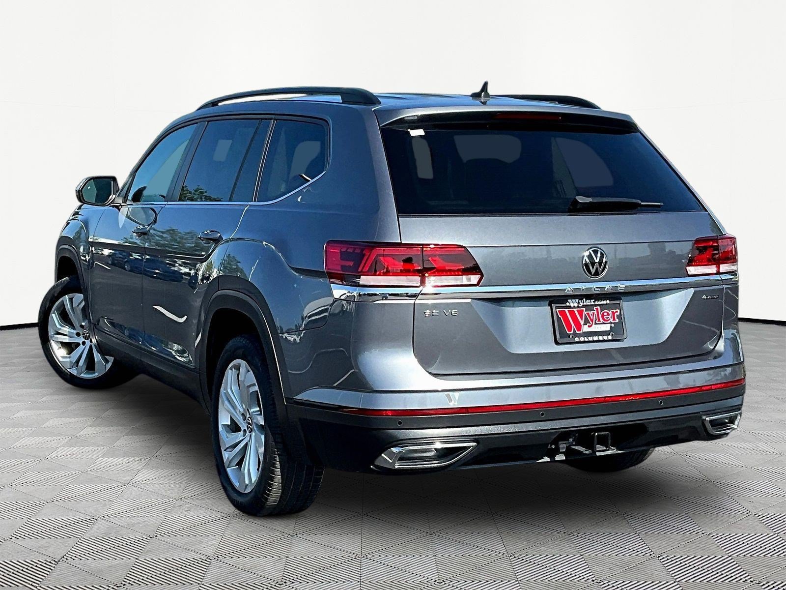 Used 2023 Volkswagen Atlas SE AWD/4WD image 4