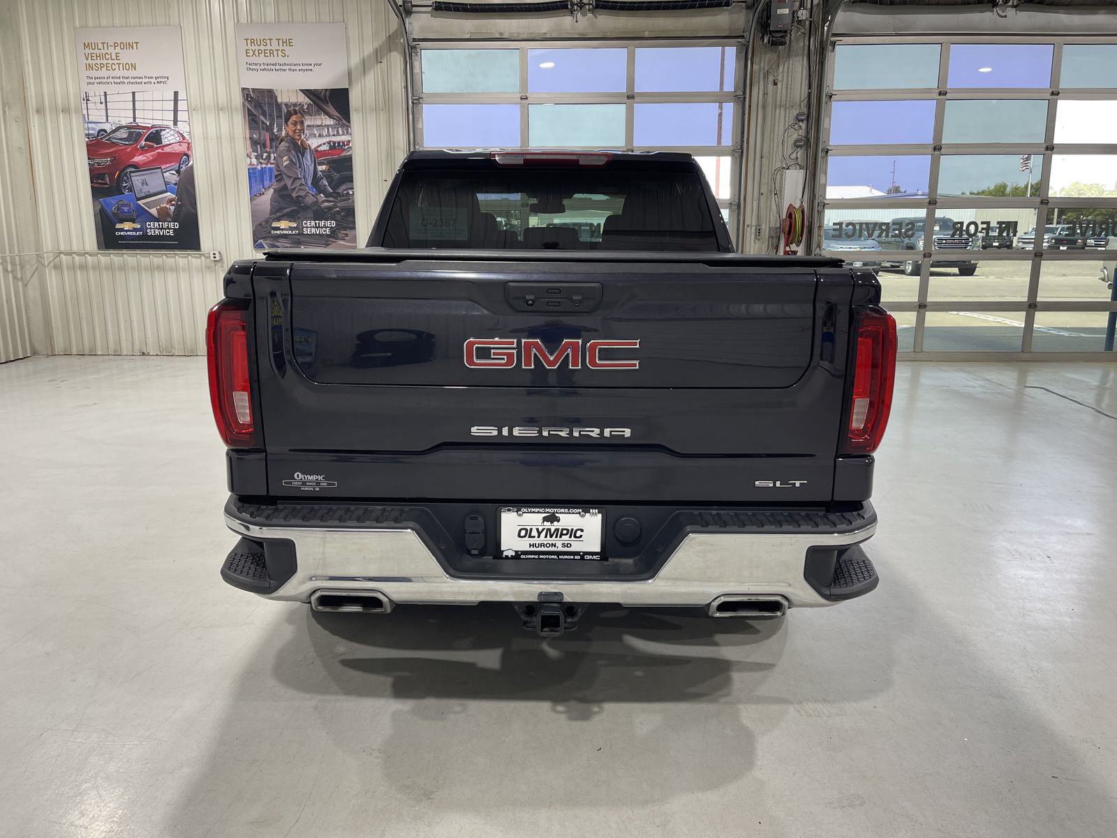 Used 2023 GMC Sierra 1500 SLT w/ SLT Premium Package AWD/4WD image 7