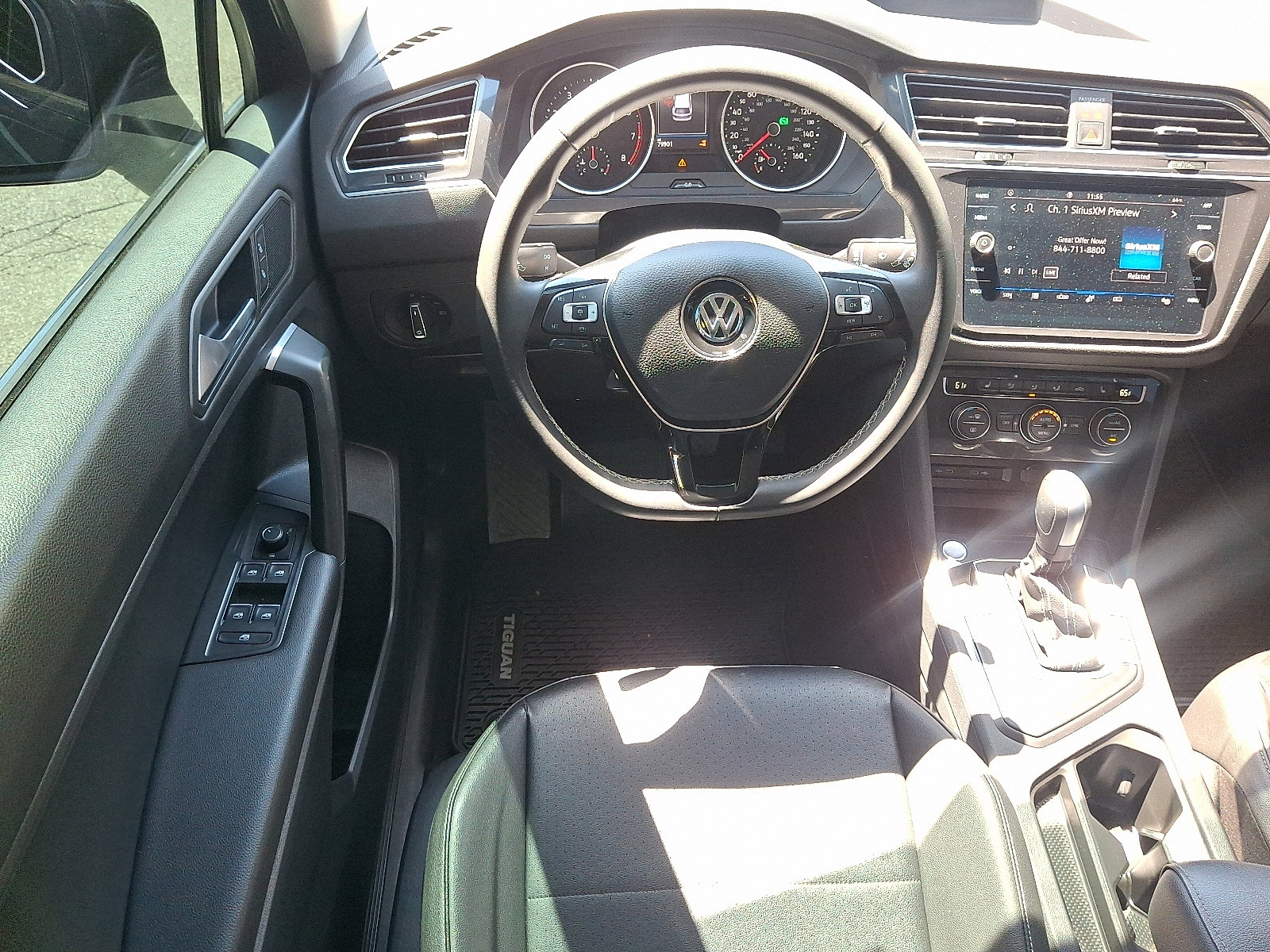 Used 2021 Volkswagen Tiguan SE FWD image 14