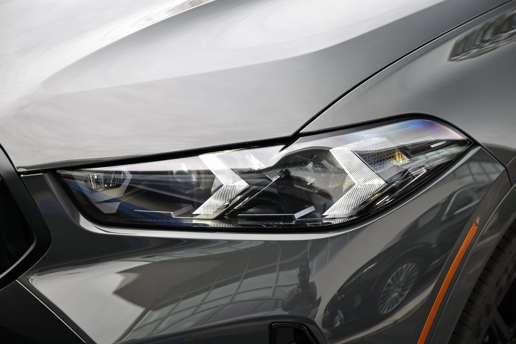 New 2026 BMW X6 xDrive40i w/ Premium Package image 12