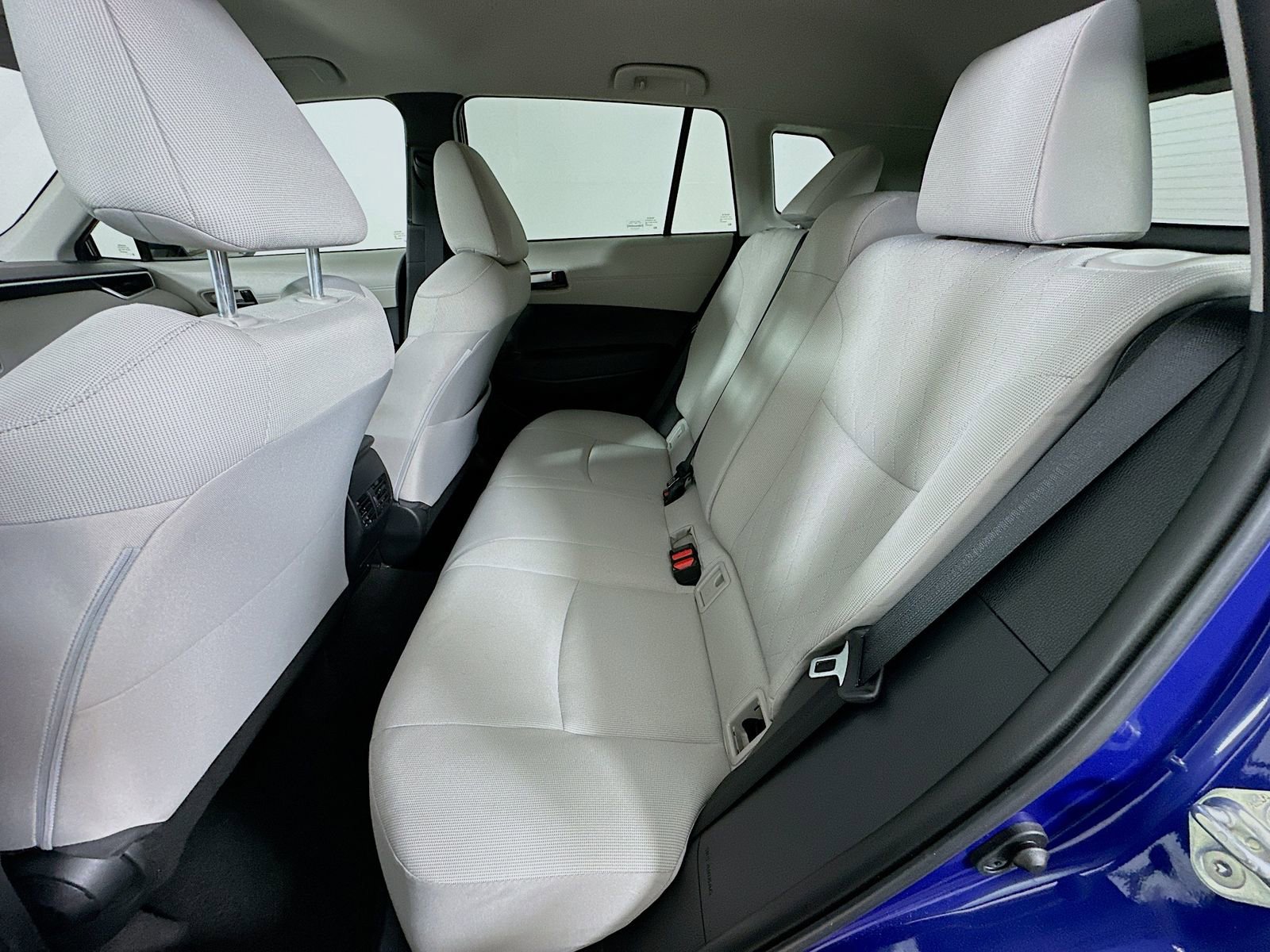 Used 2022 Toyota Corolla Cross LE AWD/4WD image 35